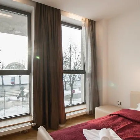 Center Apartment *